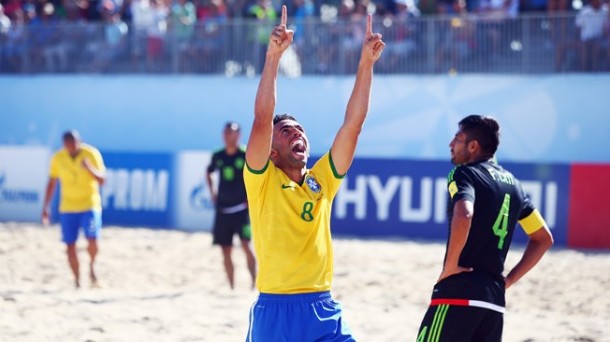 Bruno Xavier comemora o gol marcado na estreia da seleção (FIFA/Getty images)