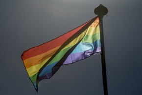 A bandeira do arco-íris representa o movimento LGBT
