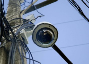 Câmeras de monitoramento auxiliam na segurança das  áreas públicas. Foto: Antônio Cruz/ABr