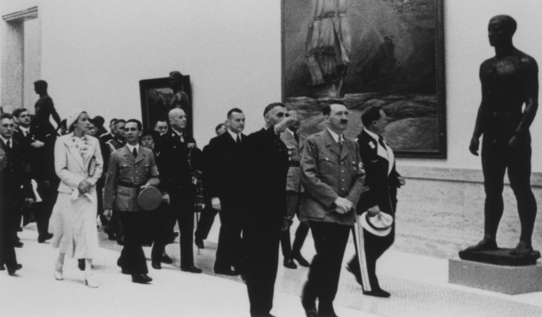Documentário de Peter Cohen tentar explicar a ascenção meteórica de Hitler ao poder na Alemanha