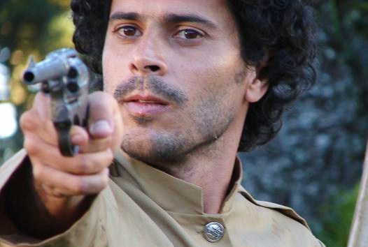 Alexandro Malvão interpreta Joao Cabanas