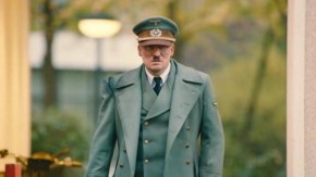 Cena do filme "Ele está de volta" sobre Adolf Hitler