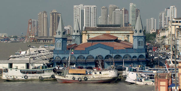 O mercado Ver-o-peso é uma das atrações da capital paraense.