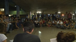 Estudantes da UnB fazem roda de discussão sobre as manifestações