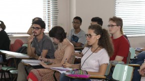 O programa mostra os desafios dos alunos cotistas nas universidades públicas brasileiras