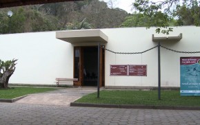 Fachada do Museu de Biologia Professor Mello Leitão