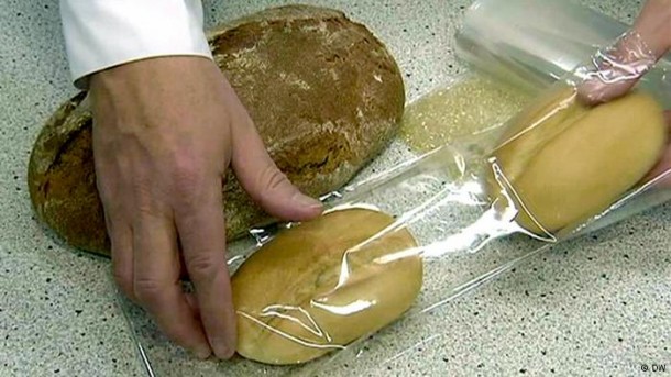 Cientistas desenvolveram plástico feito com sobras de pão