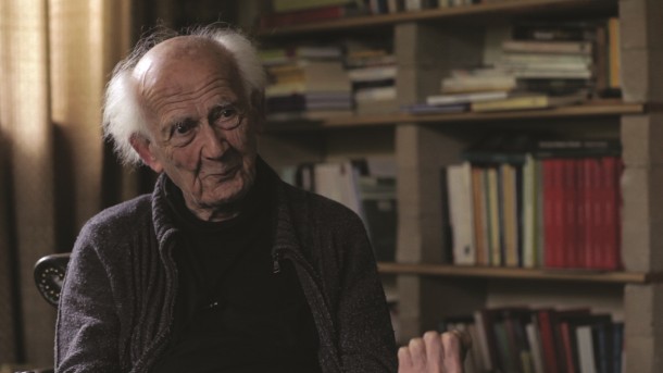 Sociólogo polonês Zygmunt Bauman na entrevista para a série 'Incertezas Críticas' em sua casa