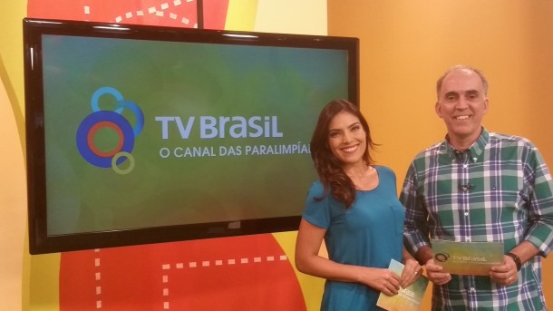 Daniela Christoffer e Sergio du Bocage apresentam a cerimônia de encerramento da Paralimpíada na TV Brasil