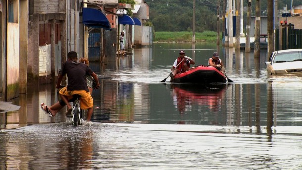 Enchentes têm se tornado uma constante em várias cidades brasileiras