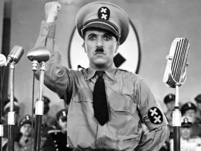 Chaplin interpreta dois personagens no filme, sendo um deles é o ditador Adenoid Hynkel