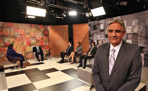 Paulo Markun, em primeiro plano, e participantes da entrevista com o Ministro Edinho Silva
