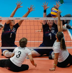 Estado Unidos venceu o Brasil na Semifinal do Vôlei Sentado Feminino e decide ouro com a China. Crédito: Marcelo Regua/MPIX/CPB