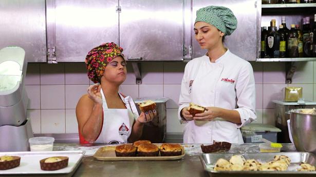 Fernanda Honorato aprende a fazer uma Colomba Pascal com a chef confeiteira Eduarda Chagas