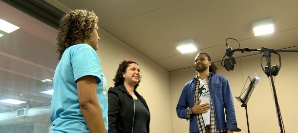 A Companhia de Teatro Manguinhos em Cena desenvolve projeto de audiolivros na Biblioteca Parque Estadual.