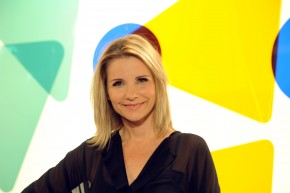 A jornalista Renata Boldrini apresenta o Curta TV