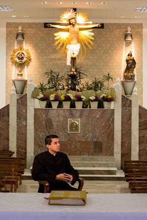 Padre Vinícius. Foto: Gabriela Monteiro.