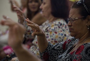Praticantes aplicam o Johrei na Sede Nordeste da Igreja Messiânica Mundial do Brasil – Salvador. Foto: Luisina López Ferrari.