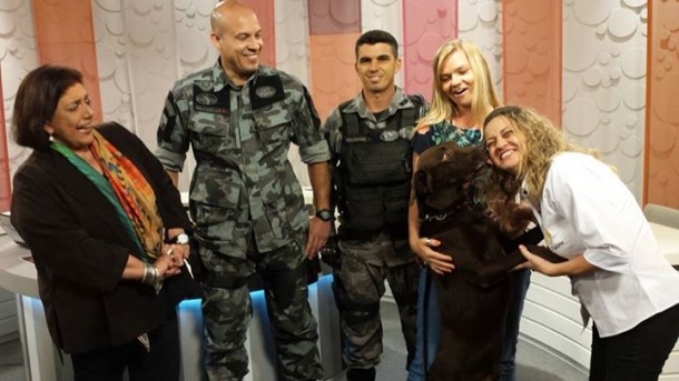 Leda Nagle, o Major Sandro Aguiar, o policial militar Wildemar, a Petsitter Simone Johann, a fisioterapeuta Renata Oliveira e o cachorro da PM-RJ Boss.
