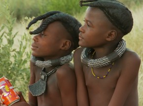 Ngiti e Ueukurunda são do povo himba e vivem no norte da Namíbia