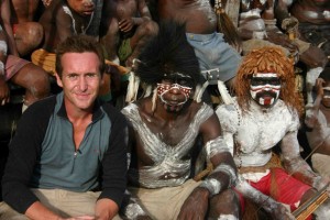 Bruce Parry visita a tribo Kombai