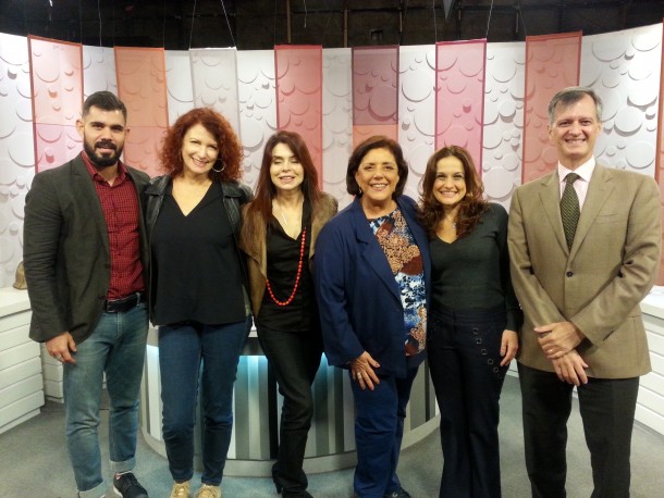 Leda Nagle entre os convidados da bancada do programa