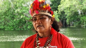 Indía Maketi (pinta de onça), da etnia Tikuna, no município de Japurá, interior do Amazonas..