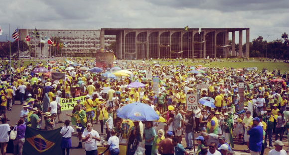 Manifestações em Brasília (DF). Dezembro, 2015. Foto: Valter Campanato / Agência Brasil.