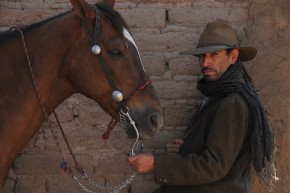O ator Damián Alcázar vive Pancho Villa no longa dirigido por Felipe Cazals