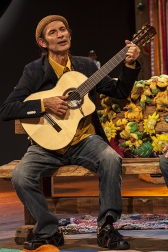 O artista Clauduarte Sá no palco do Sr. Brasil (Foto: Pierre Yves Reffalo)