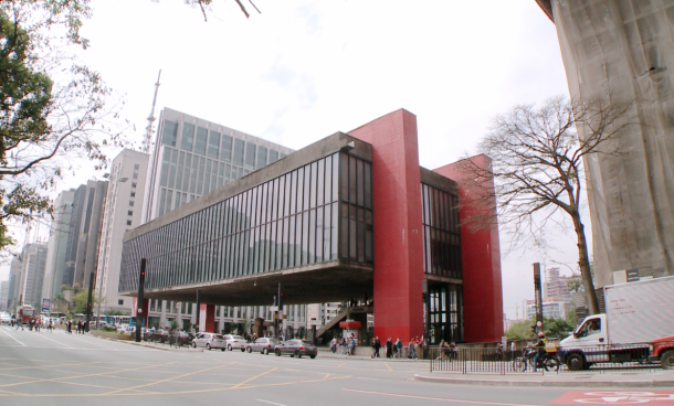 Inaugurada em 1968, a nova sede do museu foi projetada por Lina Bo Bardi