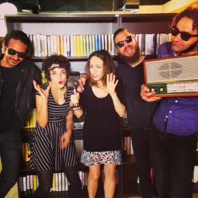 Liliane Reis recebe a banda Fuzzcas