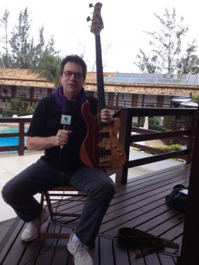 O baixista Jeff Berlin em entrevista para o Estúdio Móvel
