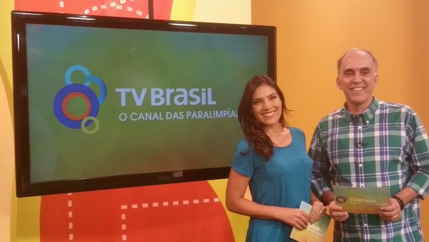 Daniela Christoffer e Sergio du Bocage apresentam a cerimônia de encerramento da Paralimpíada na TV Brasil