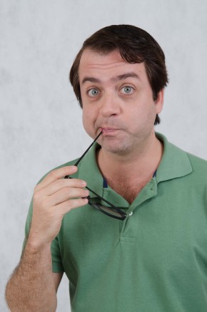 Carlos Eduardo jura que pagou o aluguel... (Foto: Kiko Cabral)