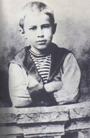 O jovem Prokofiev ainda na Ucrânia, sua terra natal, no final do séc. XIX