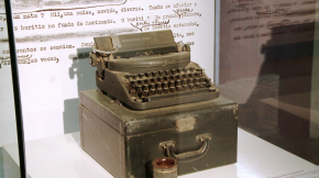 A máquina de escrever do escritor