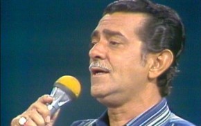 O cantor carioca Miltinho comemora 85 anos de vida este mês