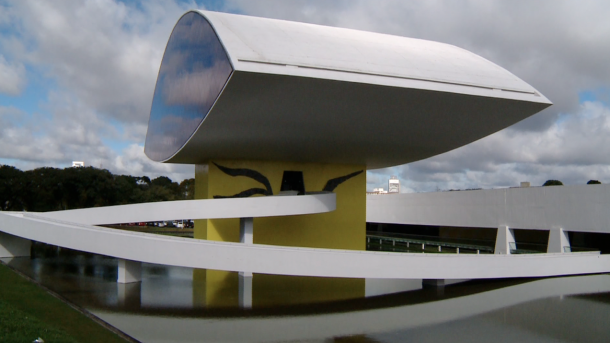 A fachada do Museu Oscar Niemeyer