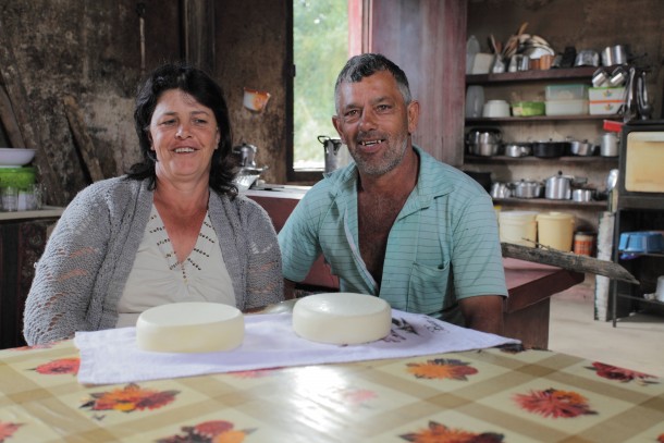 Casal Romilda e Zé Pão, produtores de queijo de São Roque de Minas, na região da Canastra.