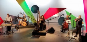 Cristina Braga com o Quarteto Moderno de Samba