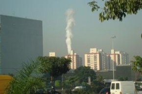 Estudo aponta que poluentes das grandes cidade deixam indivíduos predispostos a doenças respiratórias (Blog do Milton Jung/Creative Commons)