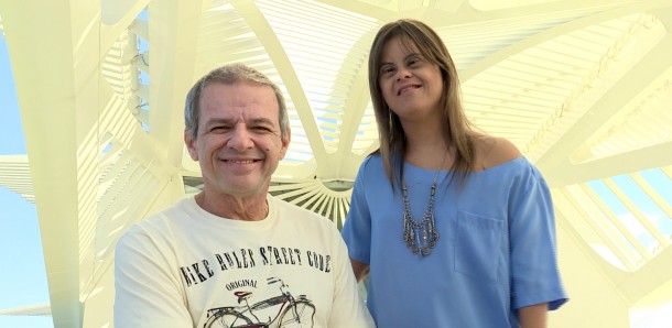 Zé Luiz Pacheco e Fernanda Honorato visitam o Museu do Amanhã