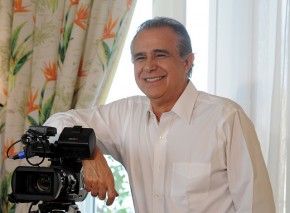 O jornalista Roberto D´Ávila apresenta o programa