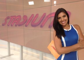 Daniela Christoffer apresenta a atração com as novidades do mundo do esporte.