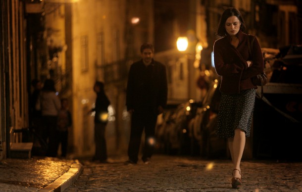 Cena de uma das histórias do filme "The Lovebirds" que se passa na noite da capital portuguesa
